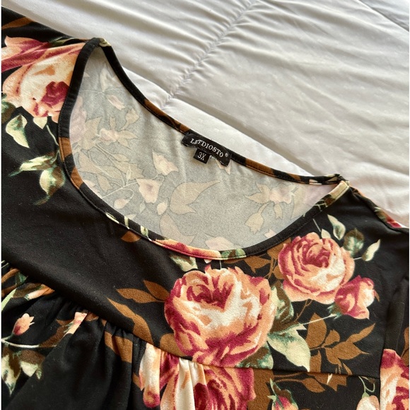 LETDIOSTO Black Floral Top - Picture 4 of 6